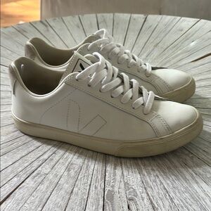 Veja Esplar Sneakers